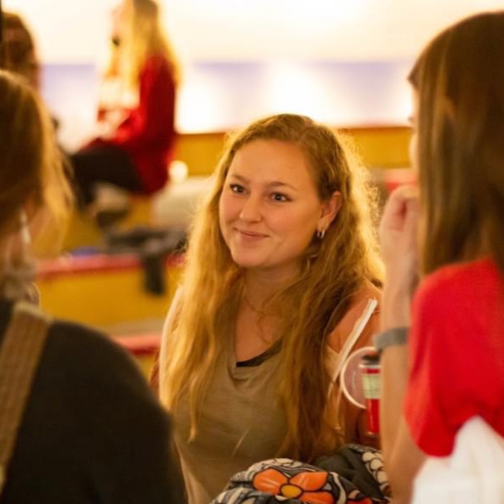 Meet your Posher, Olivia